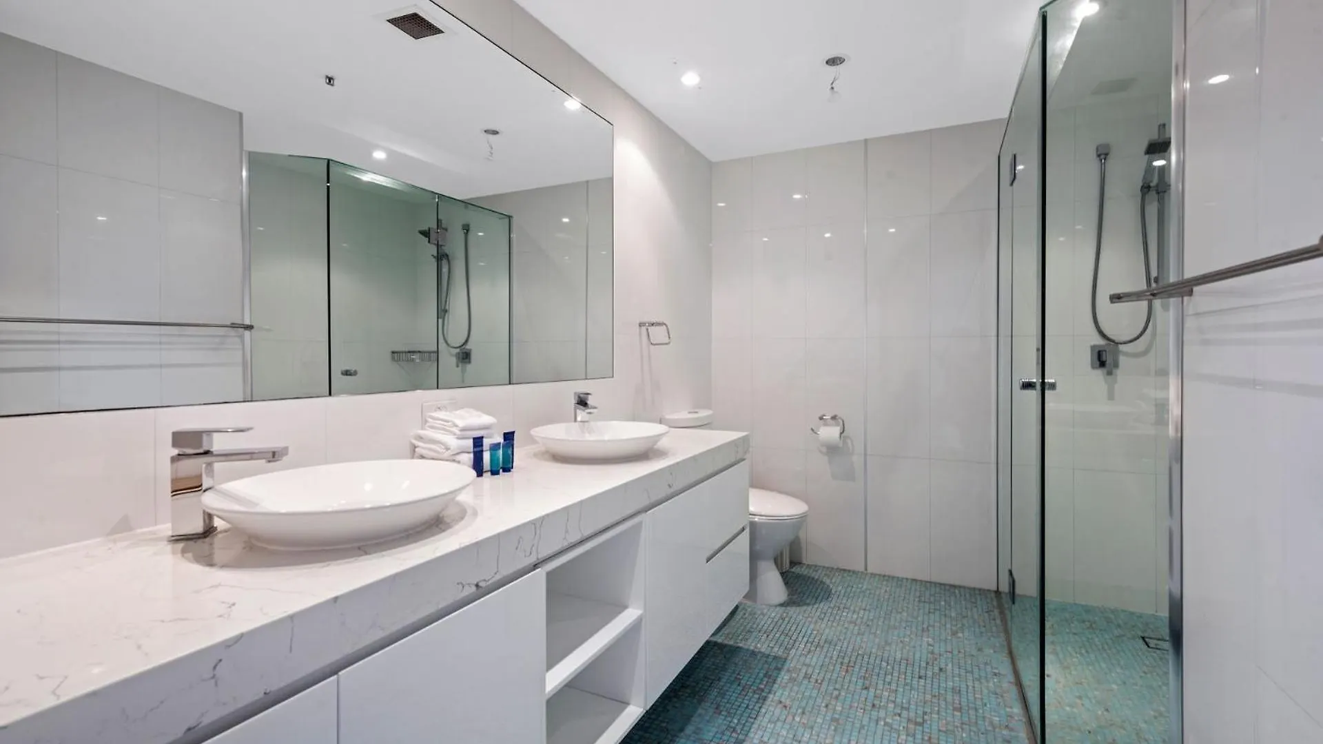 Magnificent Ocean Views Apartment In Surfers Paradise - Coasthm Gold Coast