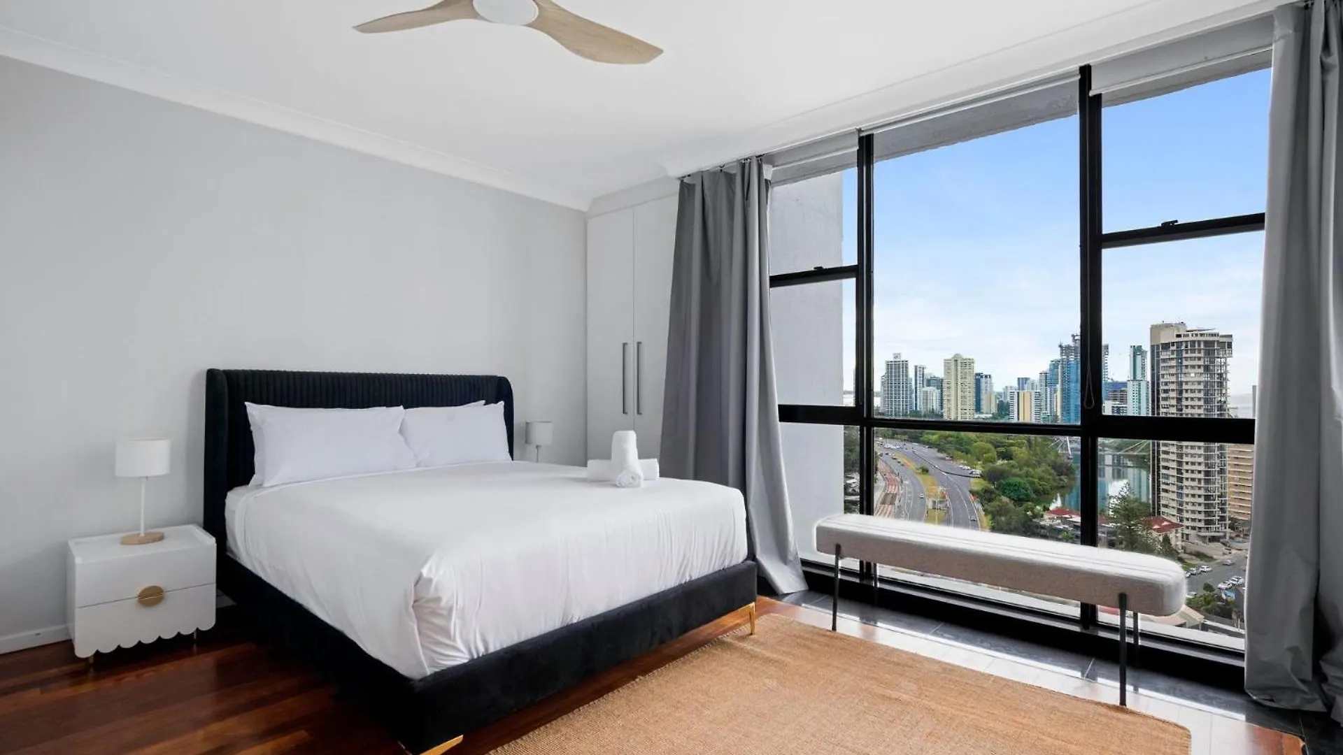 Magnificent Ocean Views Apartment In Surfers Paradise - Coasthm Gold Coast