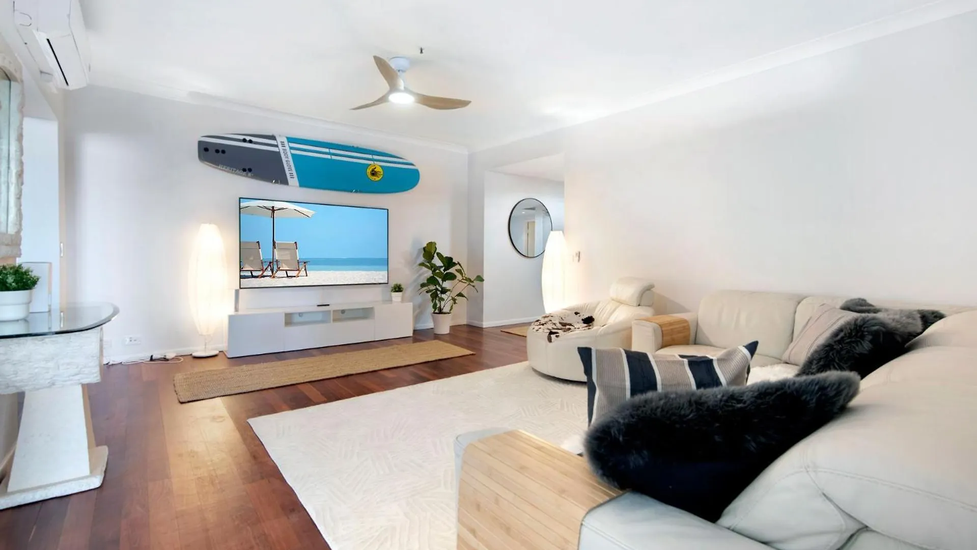 Magnificent Ocean Views Apartment In Surfers Paradise - Coasthm Gold Coast